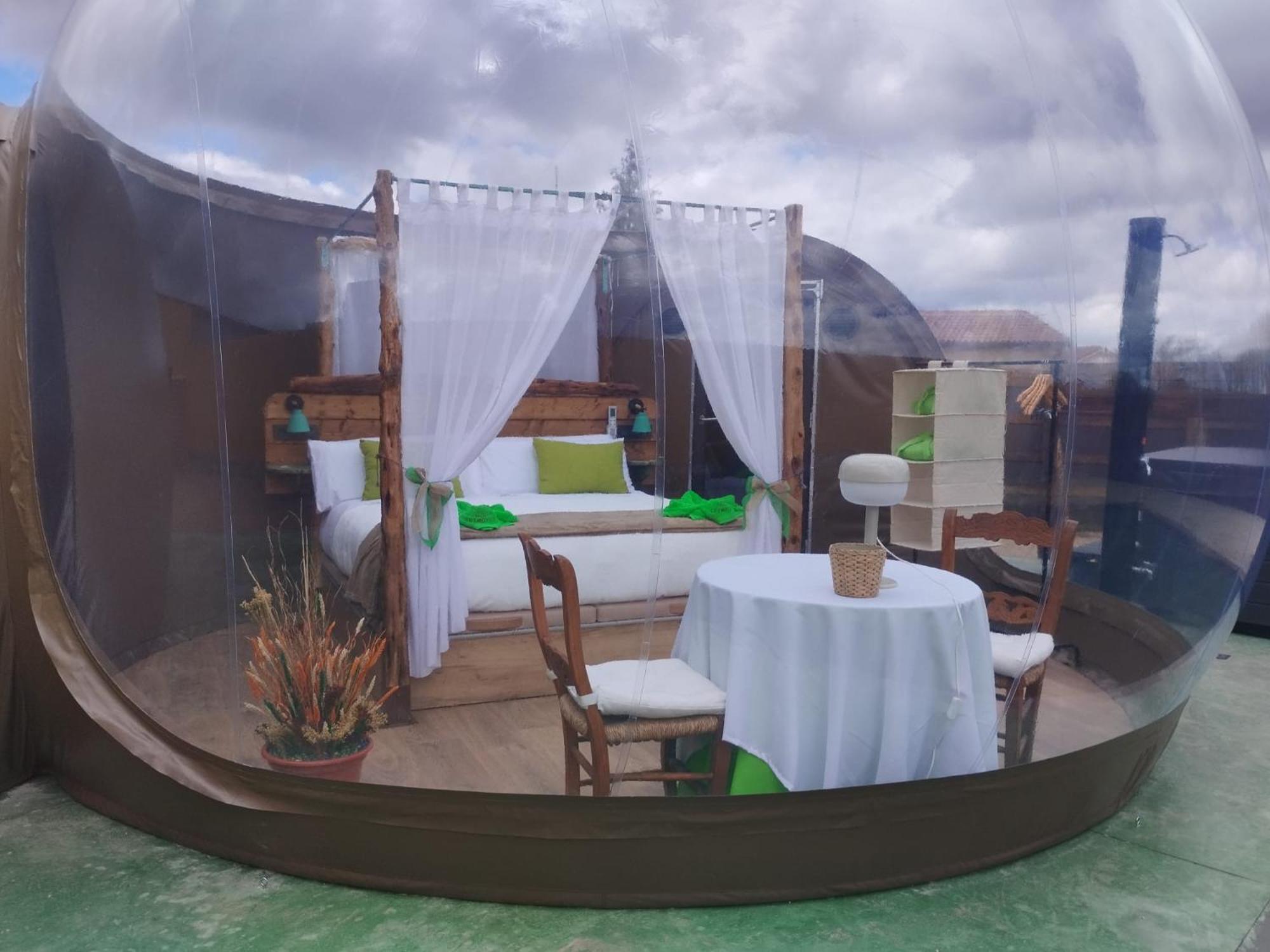 Cosmoveros - Hotel Burbuja Pedraza Экстерьер фото