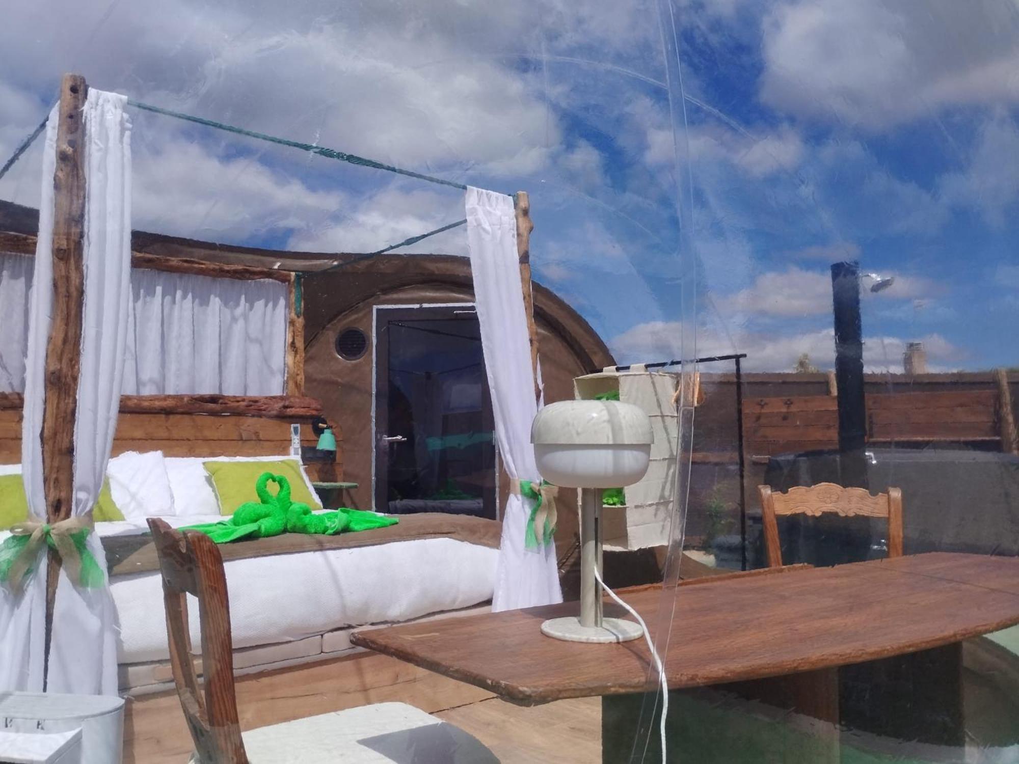 Cosmoveros - Hotel Burbuja Pedraza Экстерьер фото