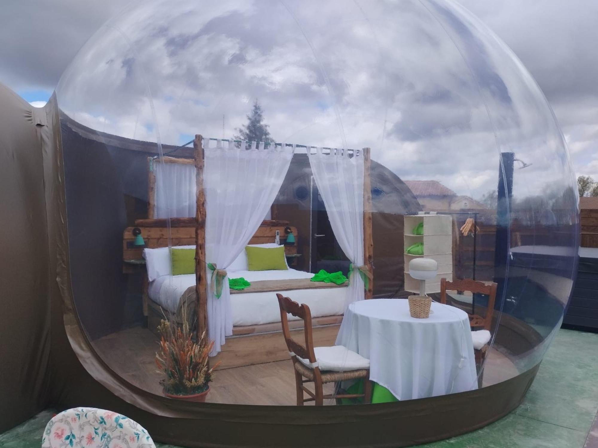 Cosmoveros - Hotel Burbuja Pedraza Экстерьер фото