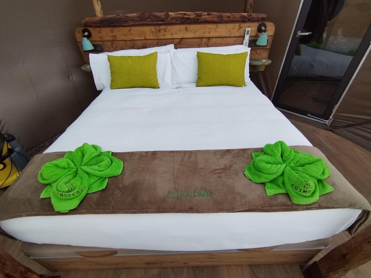 Cosmoveros - Hotel Burbuja Pedraza Экстерьер фото